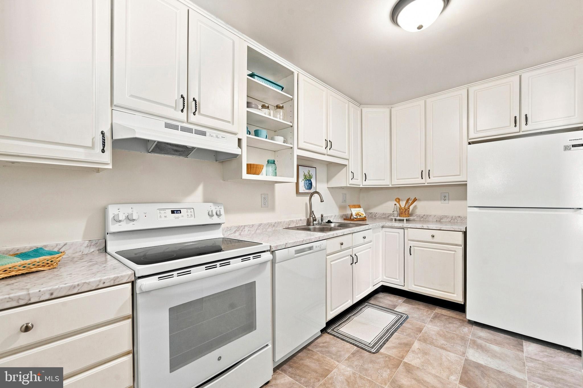 4903 SAVOY PLACE C 18-M