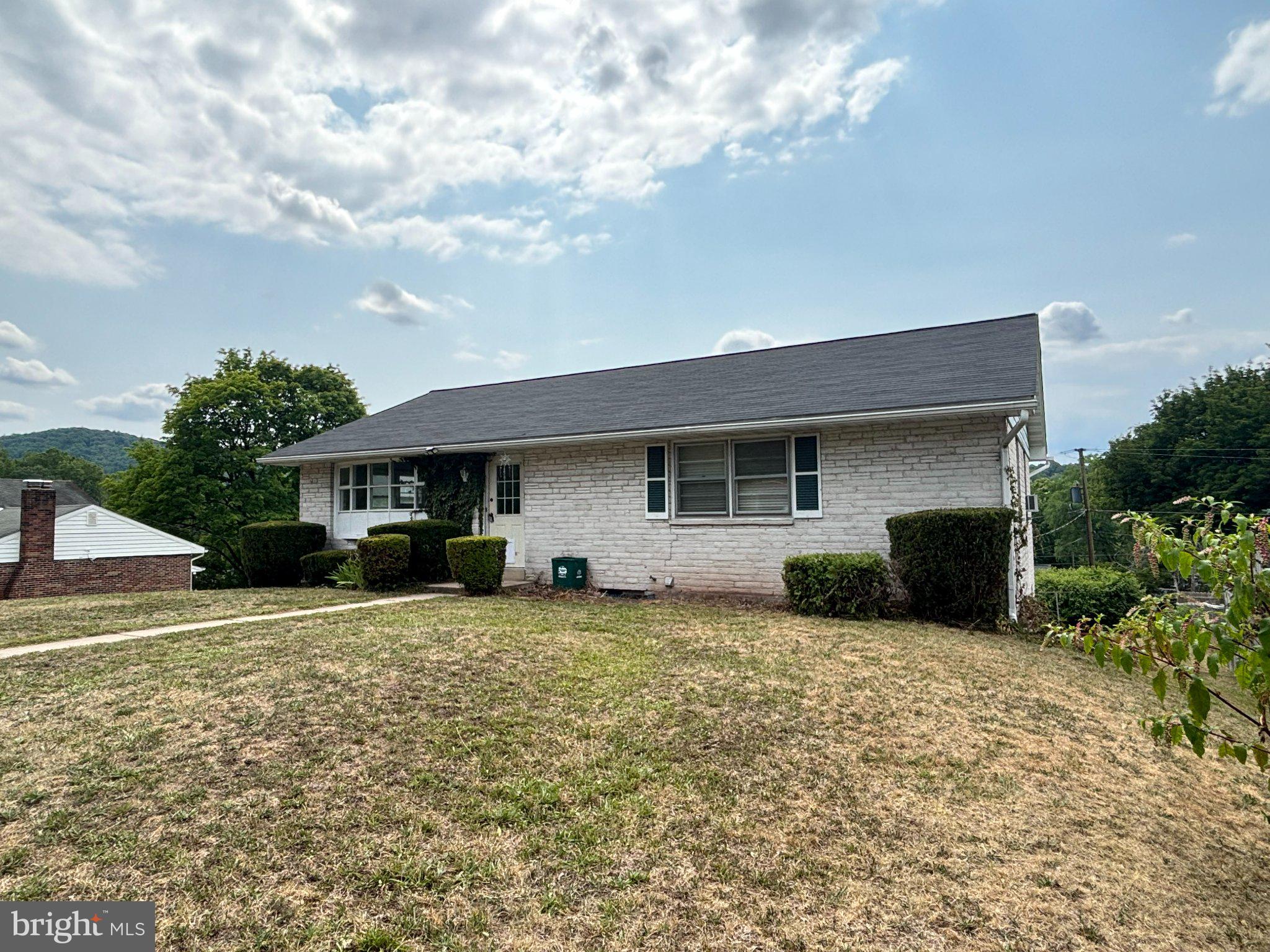 328 ASHLEY DRIVE