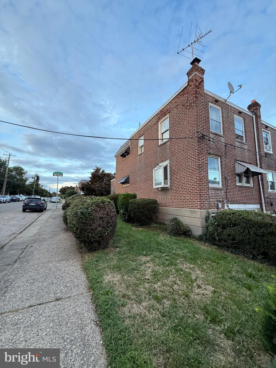 1382 KIMBERLY DRIVE