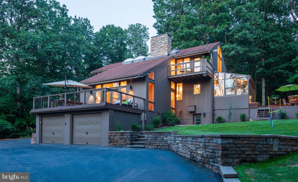 Photo of 725 Laurel Ridge Road, REINHOLDS, PA 17569 (MLS # PALA2097702)