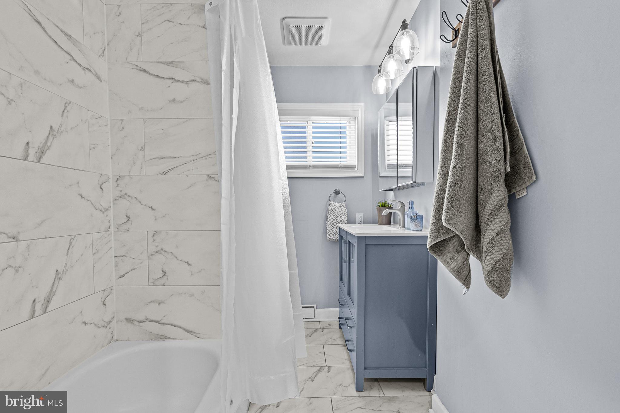 RICHLYN MANOR - Residential