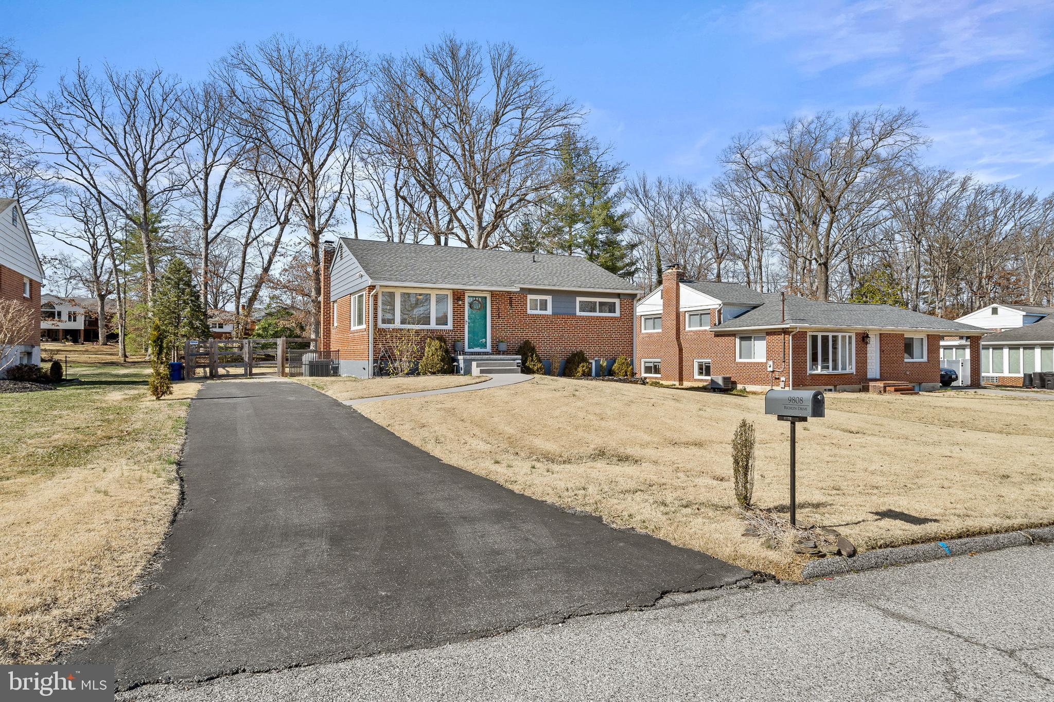 RICHLYN MANOR - Residential