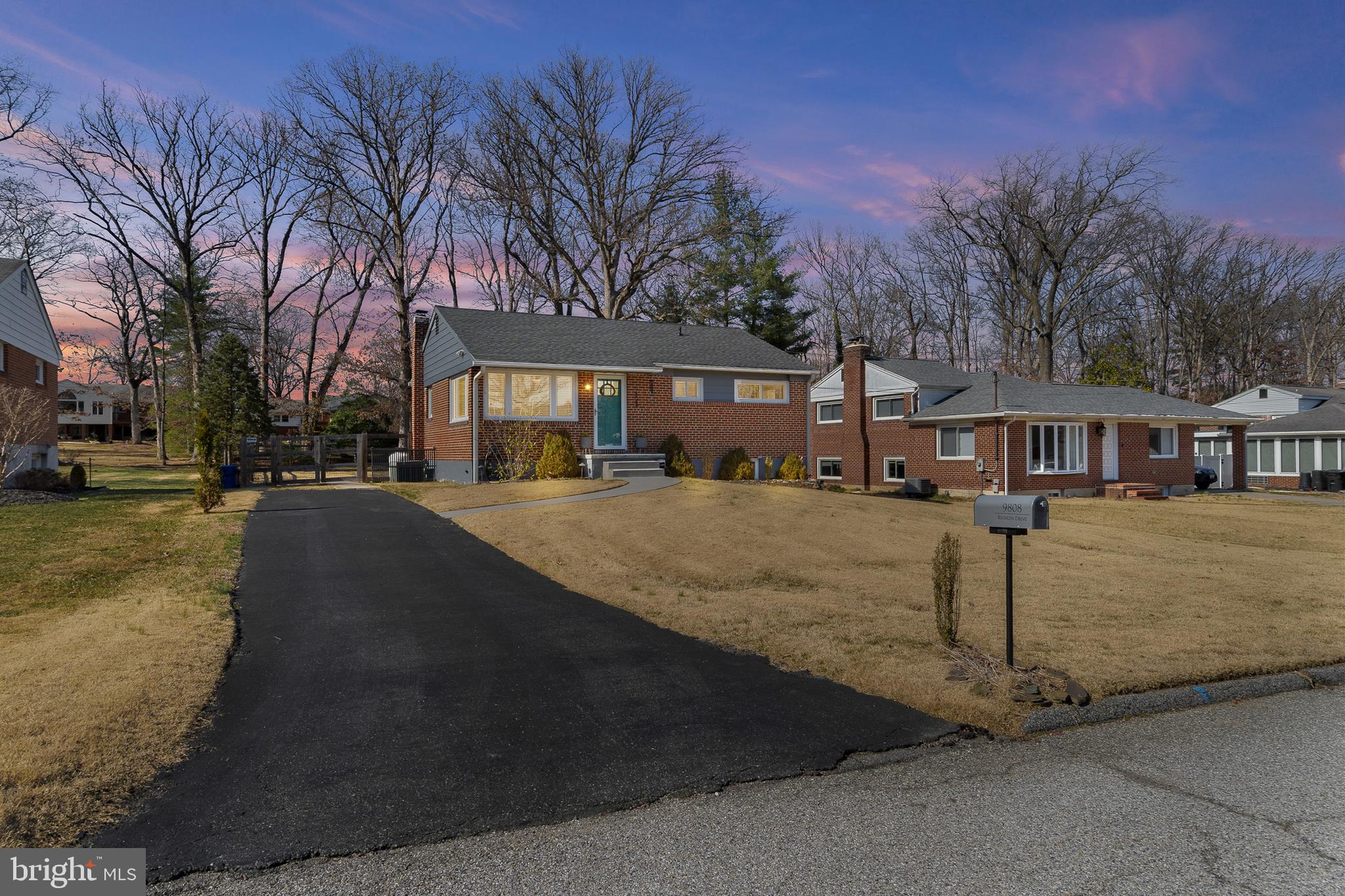 RICHLYN MANOR - Residential