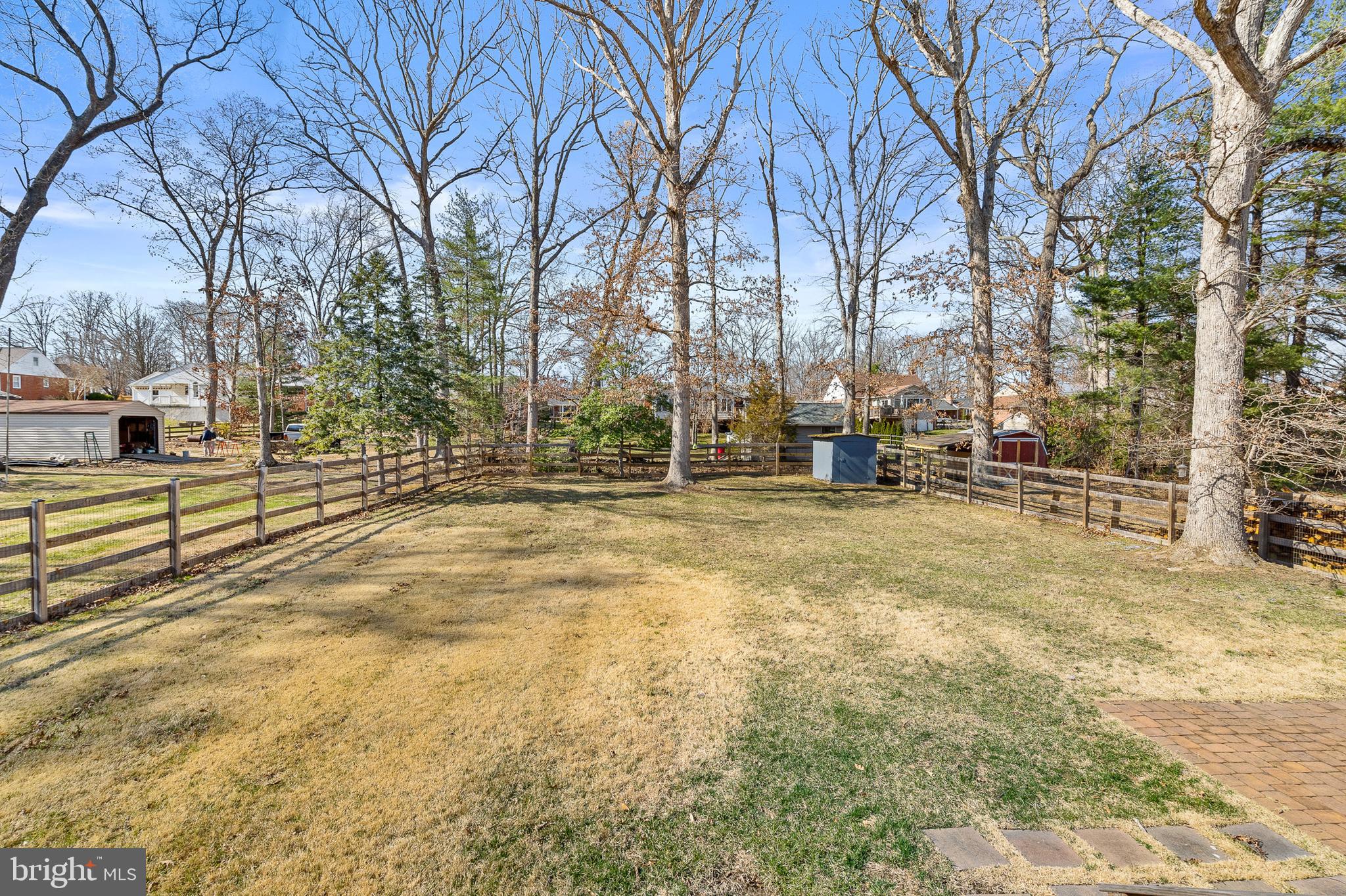 RICHLYN MANOR - Residential