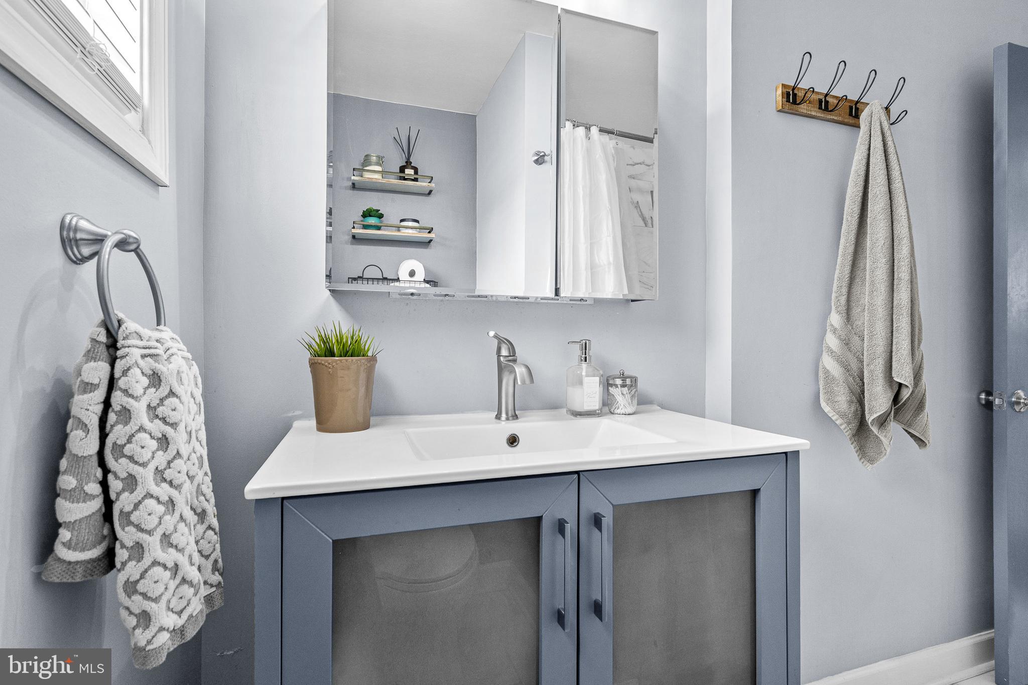 RICHLYN MANOR - Residential