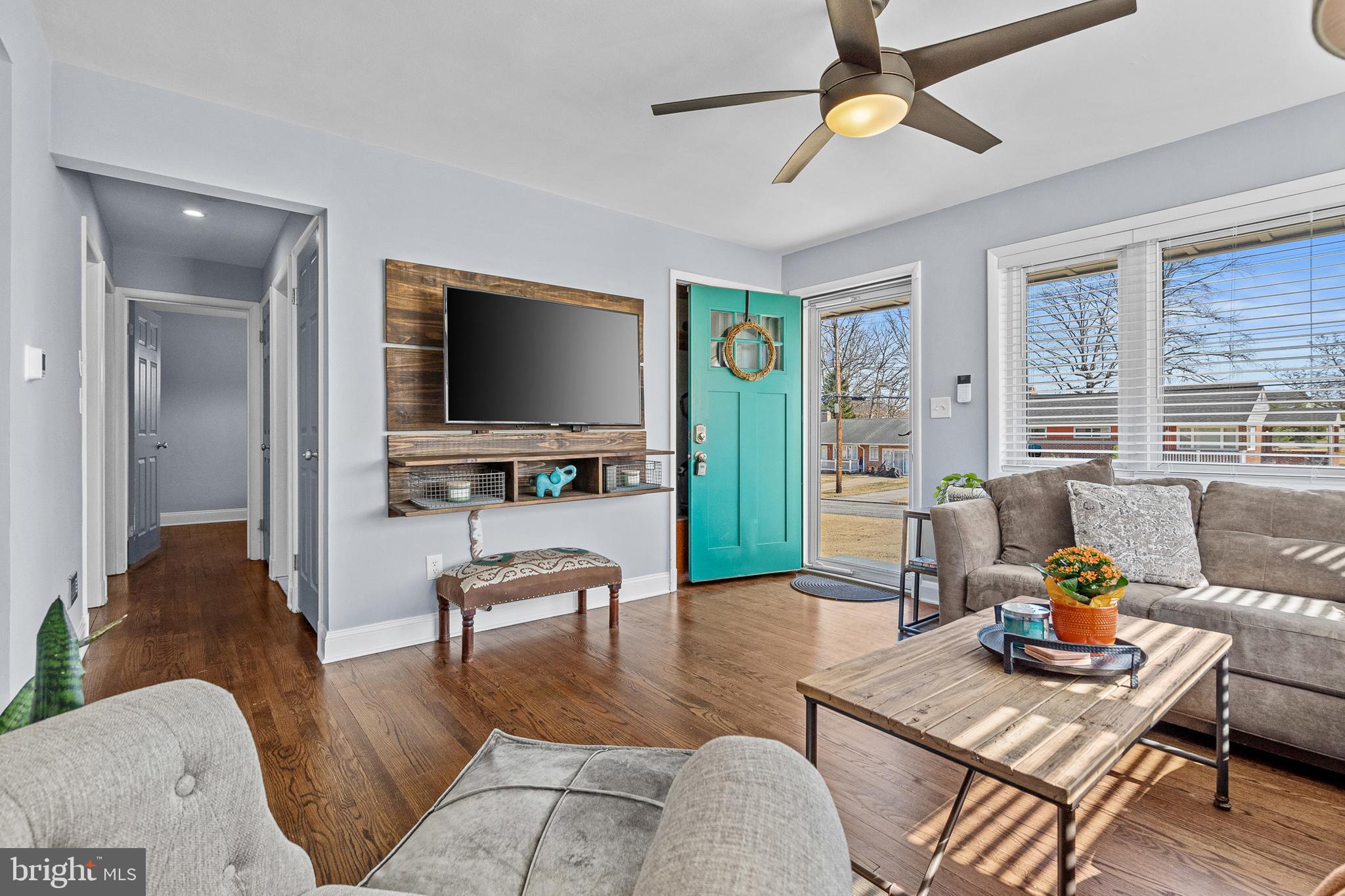 RICHLYN MANOR - Residential