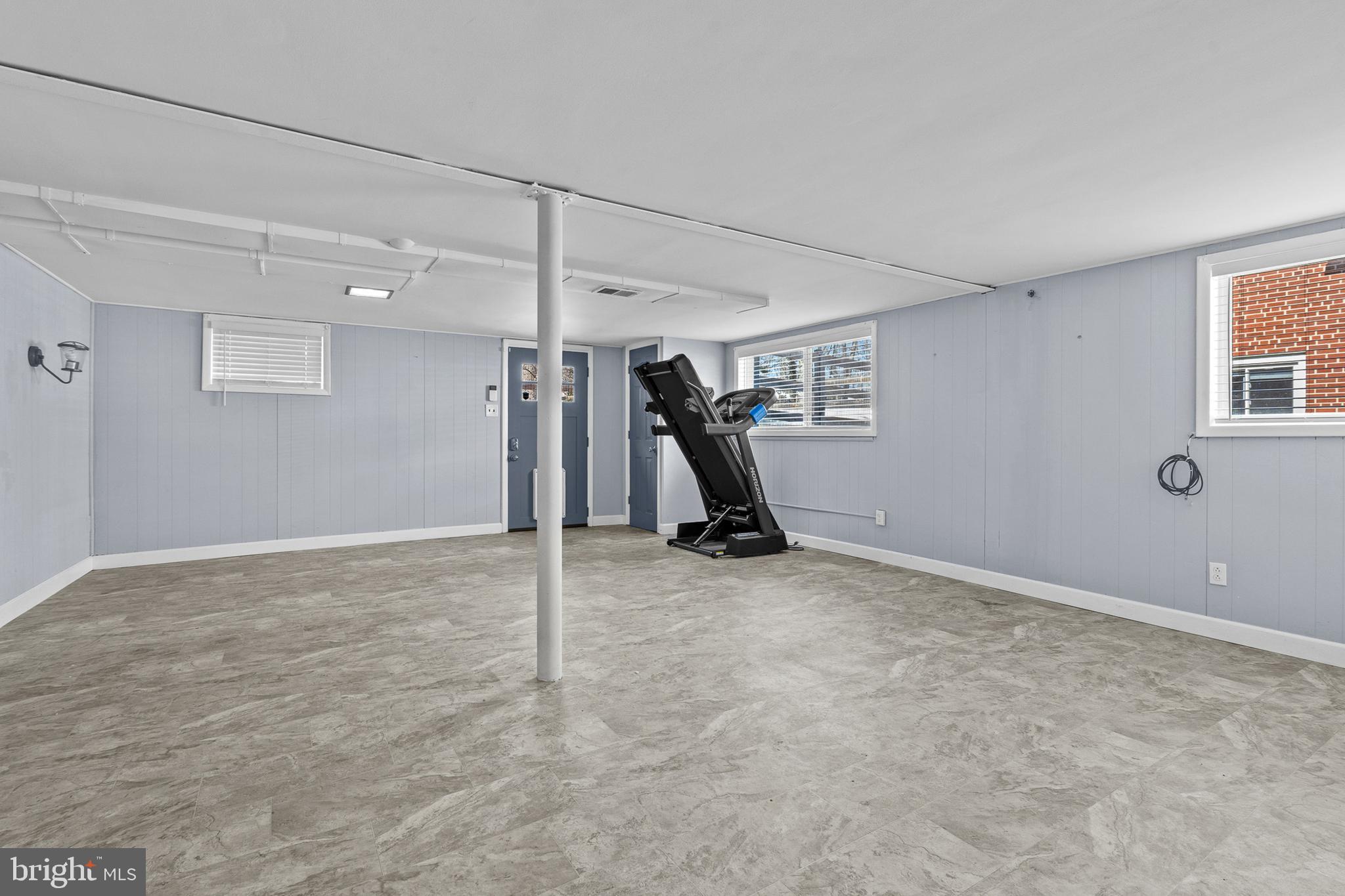 RICHLYN MANOR - Residential