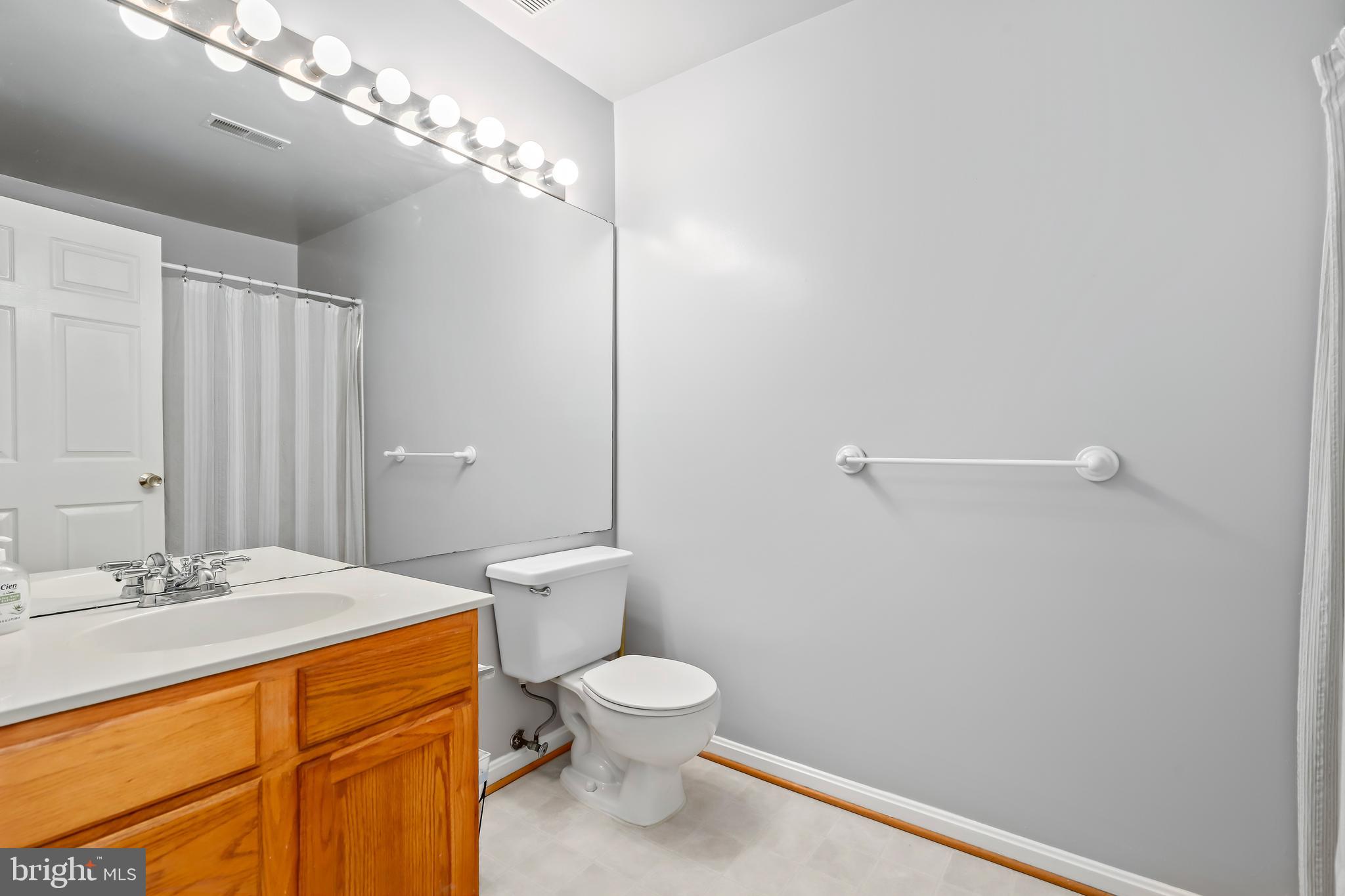 BULL RUN CONDO - Residential