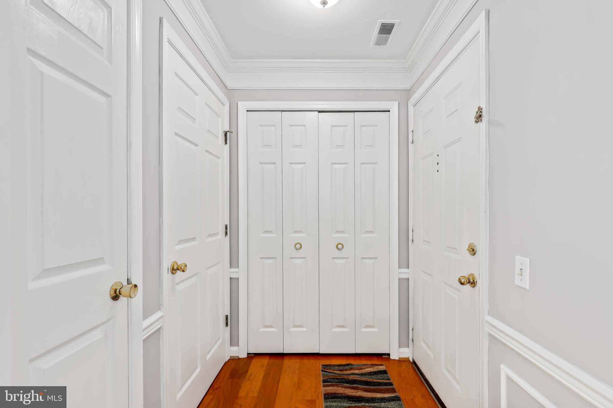 BULL RUN CONDO - Residential