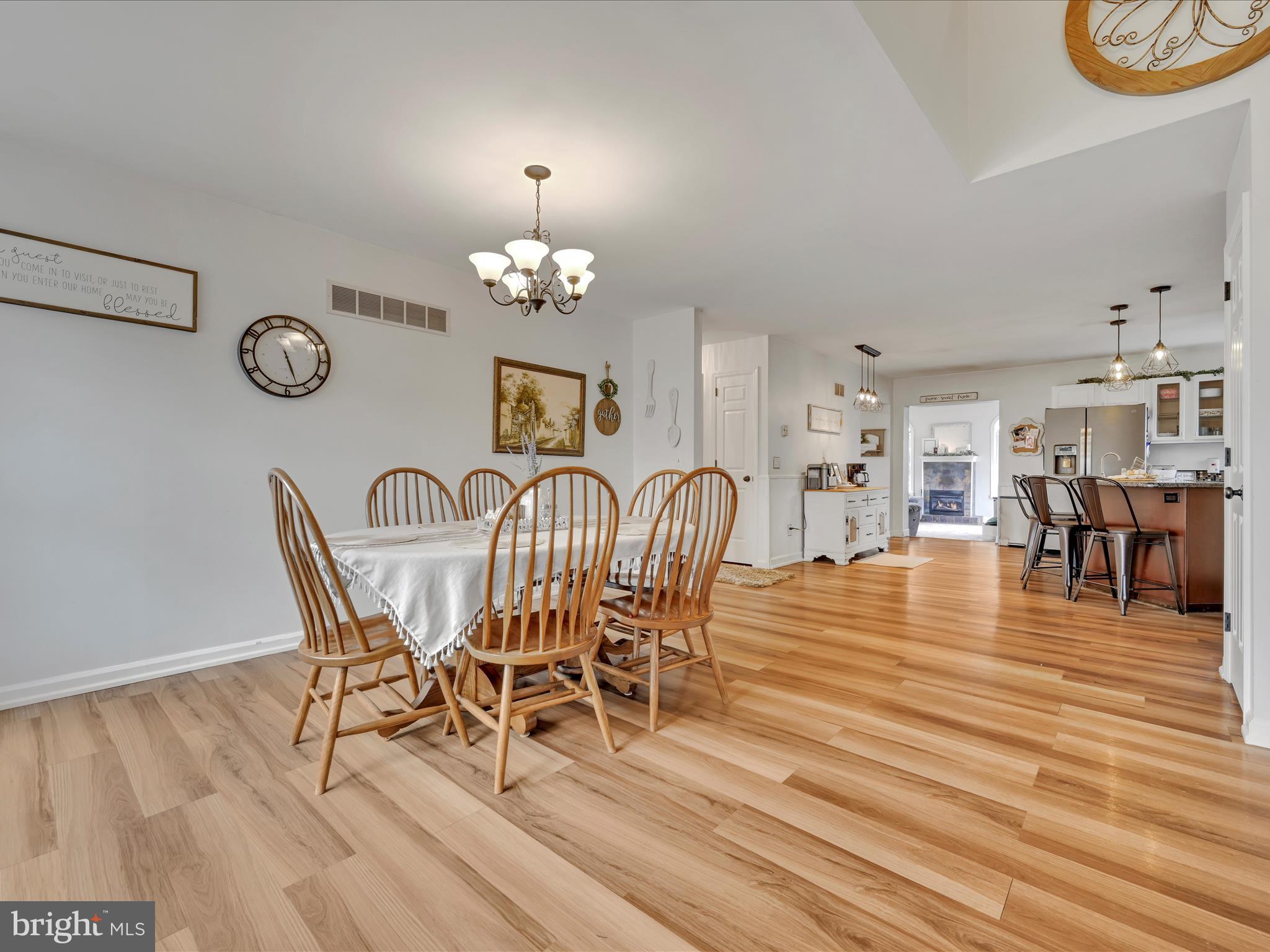 VILLAGE HOLLOW - Residential