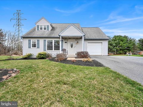 Photo of 75 Hollow Road, REINHOLDS, PA 17569 (MLS # PALA2066568)