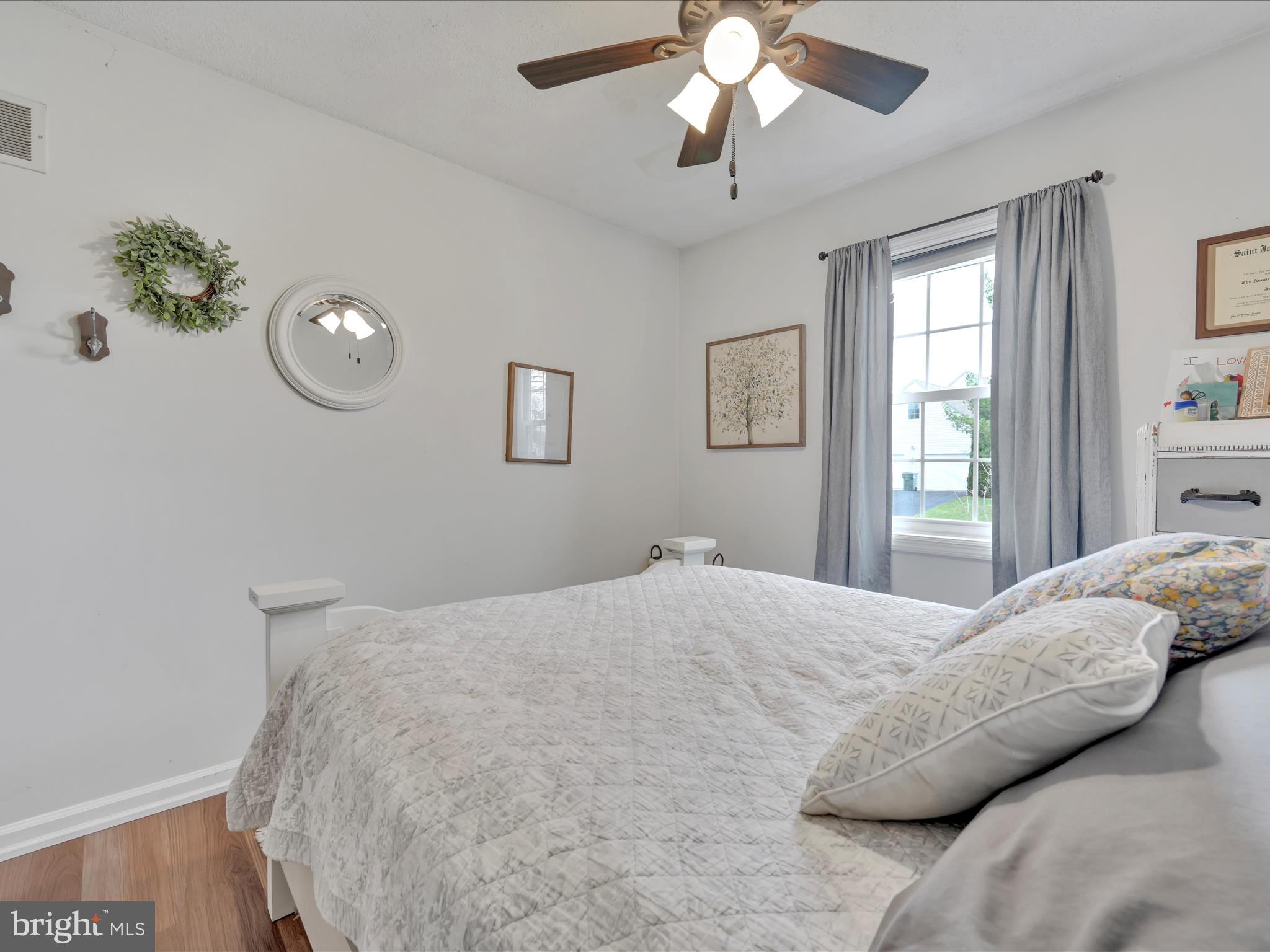 VILLAGE HOLLOW - Residential