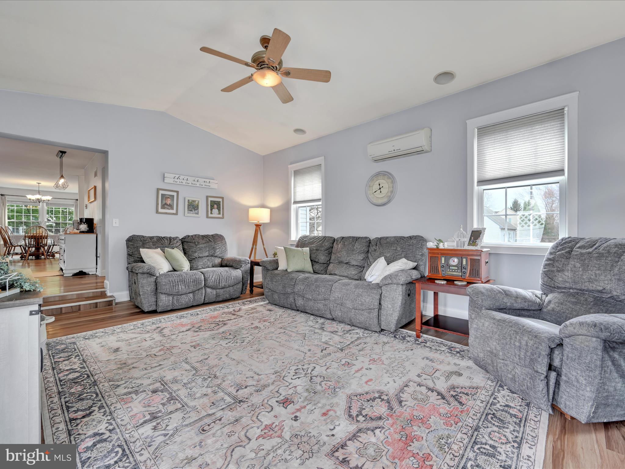 VILLAGE HOLLOW - Residential