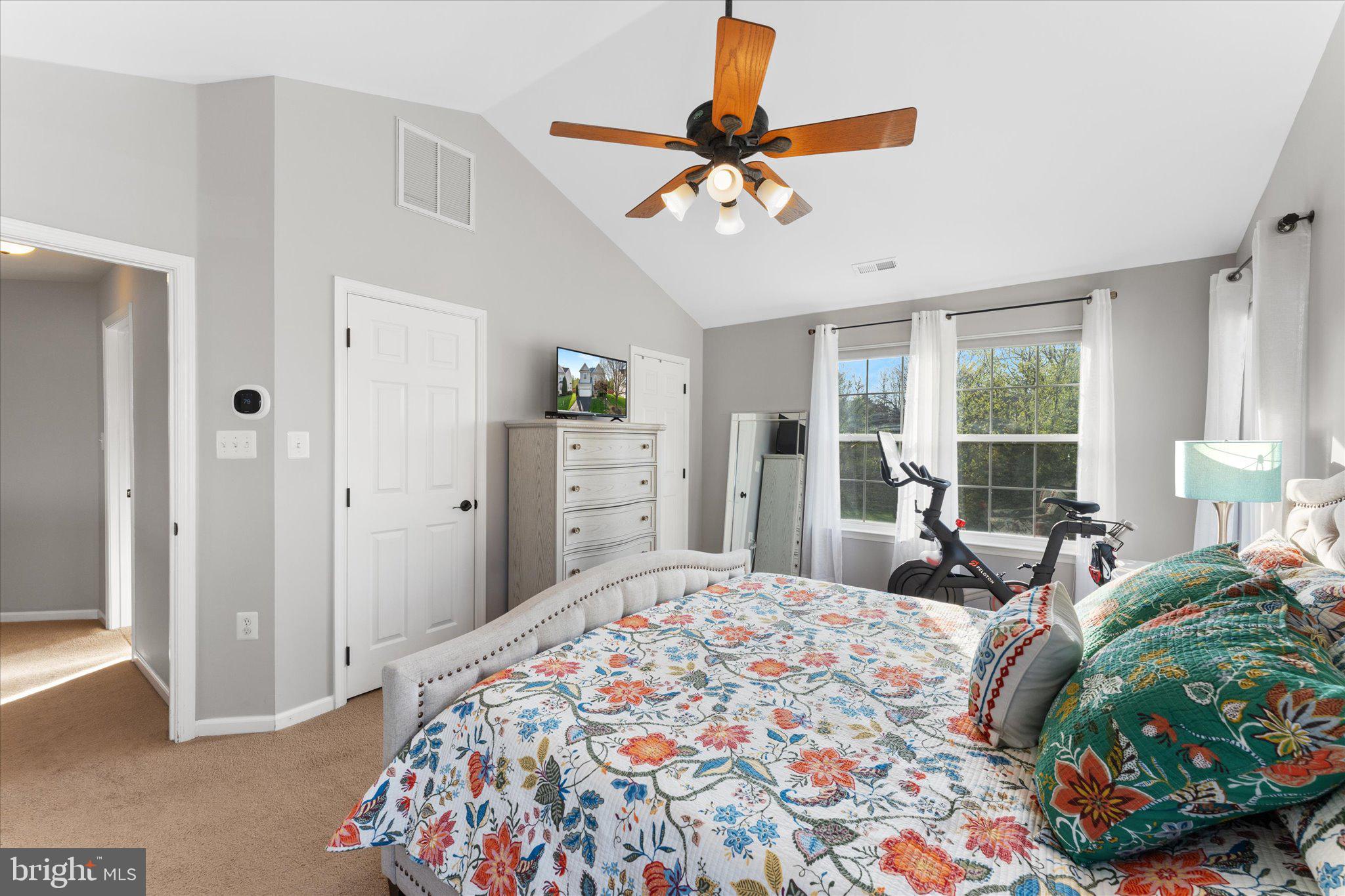 POTOMAC CROSSING - Residential