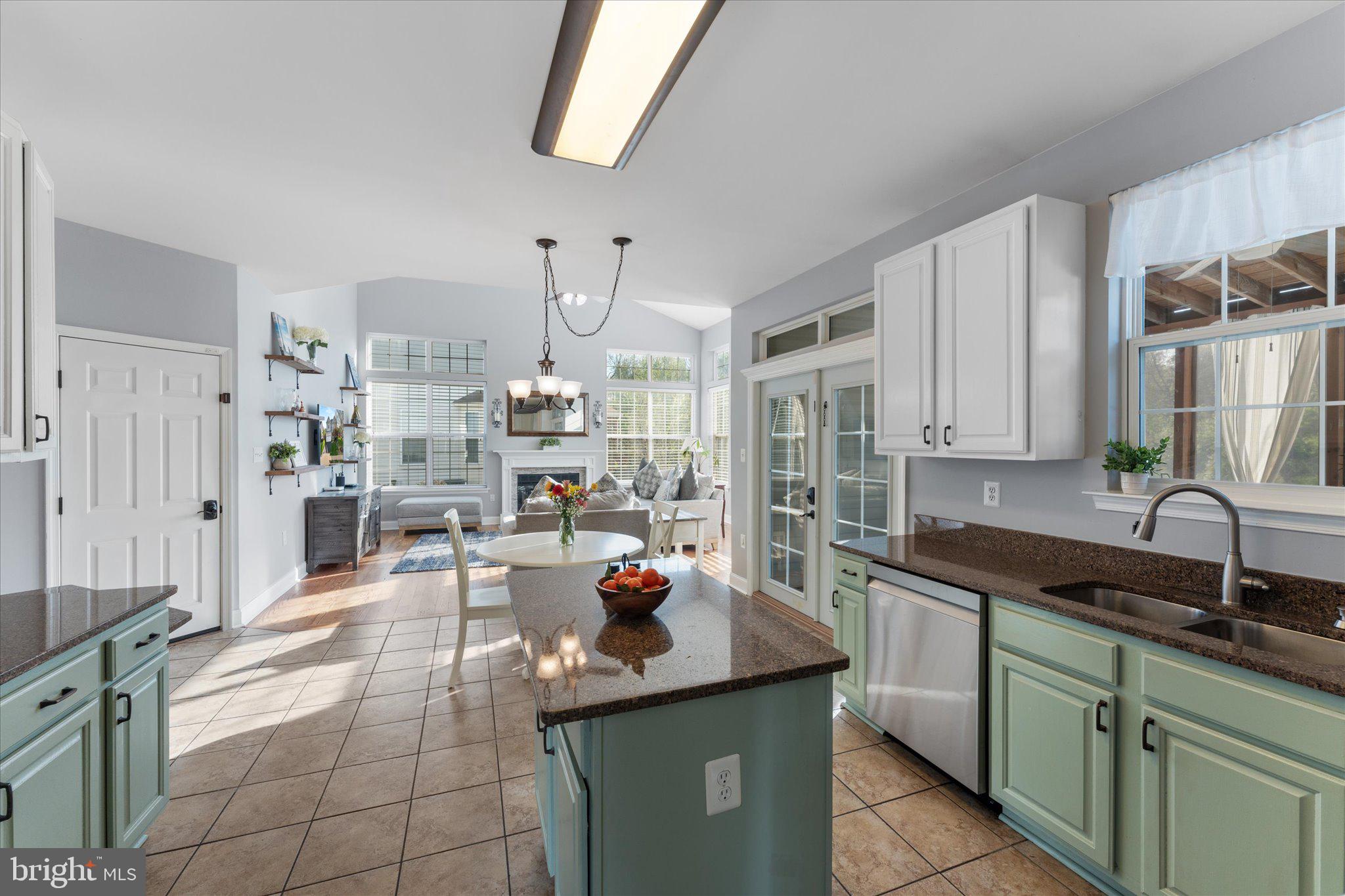 POTOMAC CROSSING - Residential