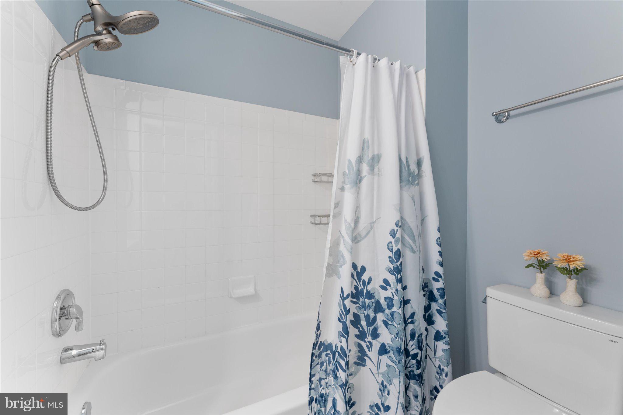 POTOMAC CROSSING - Residential