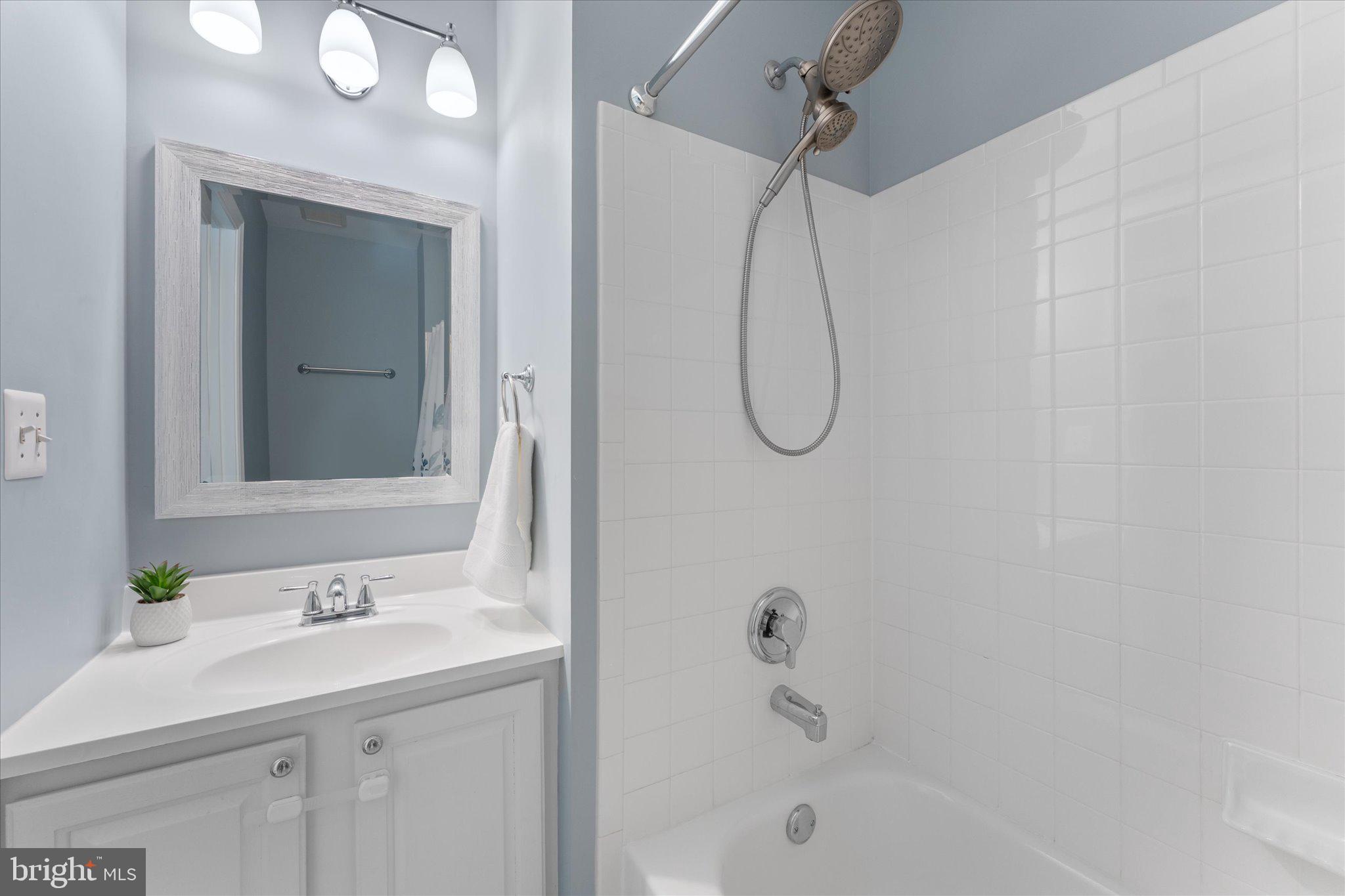 POTOMAC CROSSING - Residential