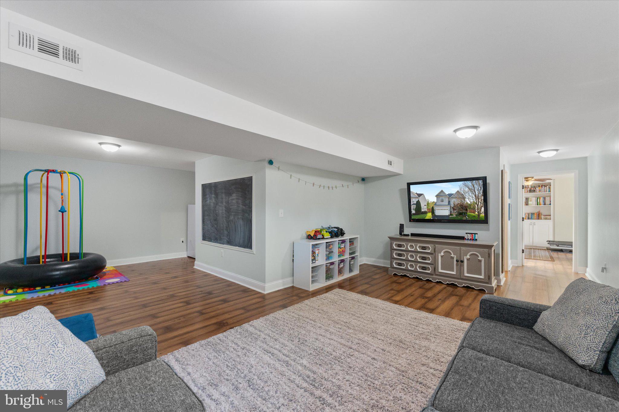 POTOMAC CROSSING - Residential