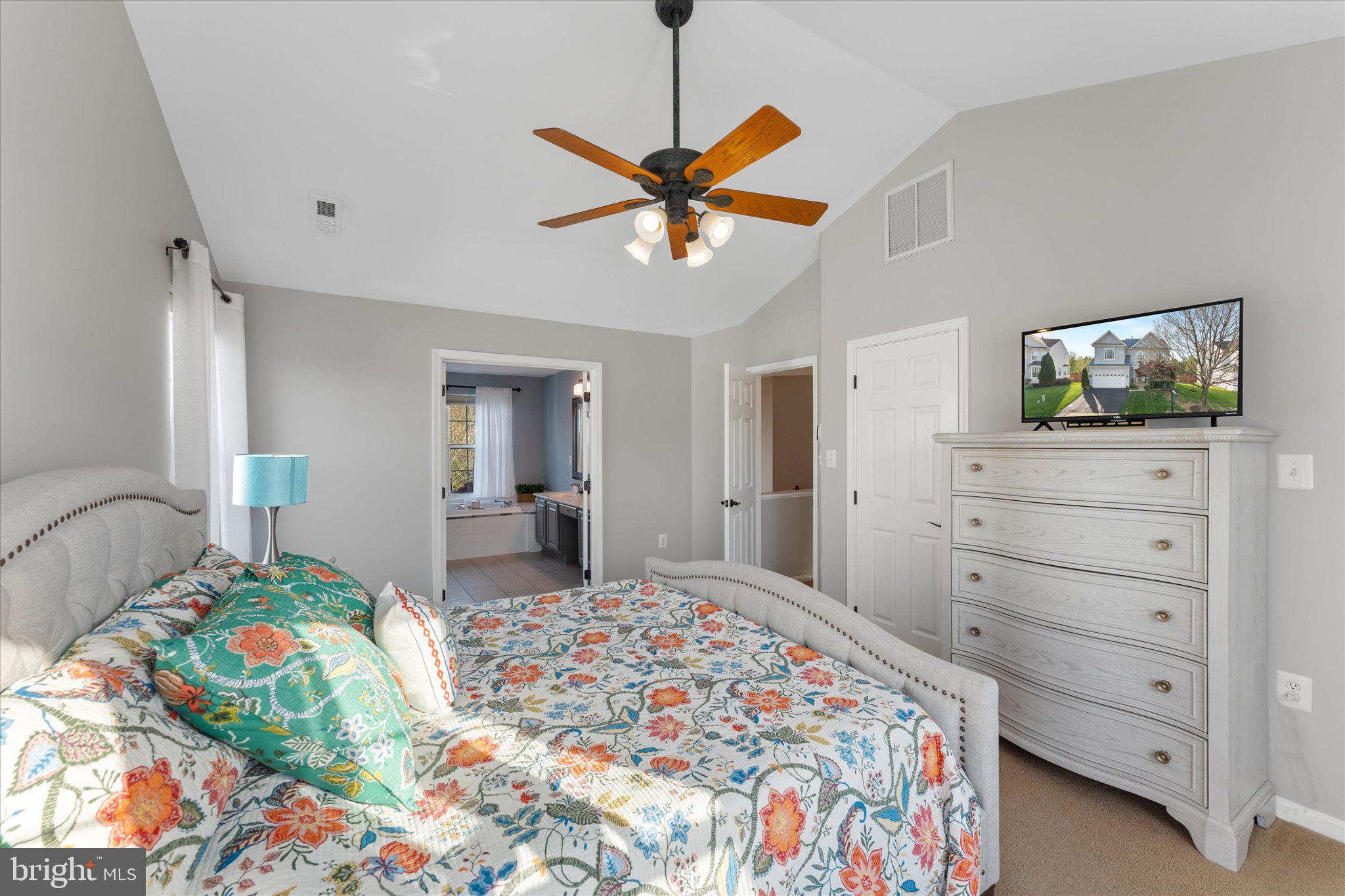 POTOMAC CROSSING - Residential