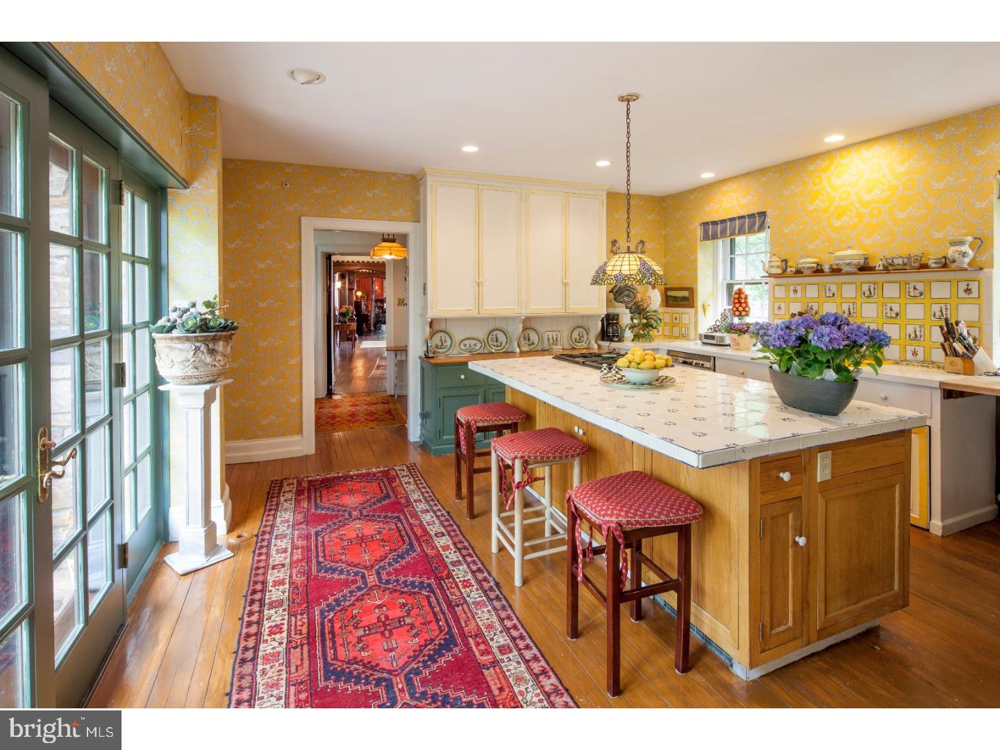 CHESTNUT HILL - Residential