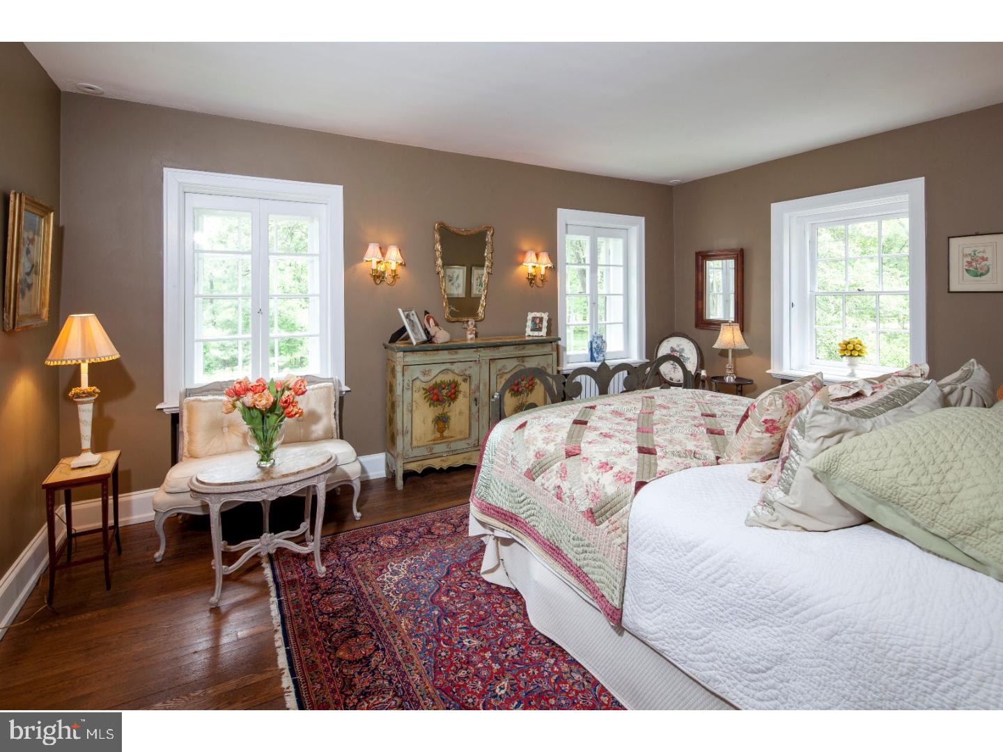 CHESTNUT HILL - Residential