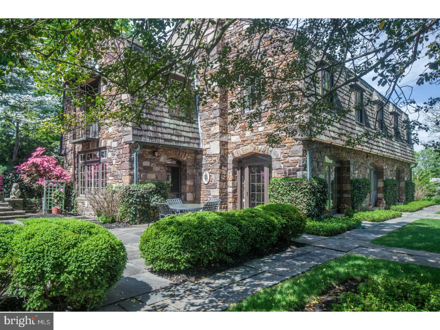 CHESTNUT HILL - Residential