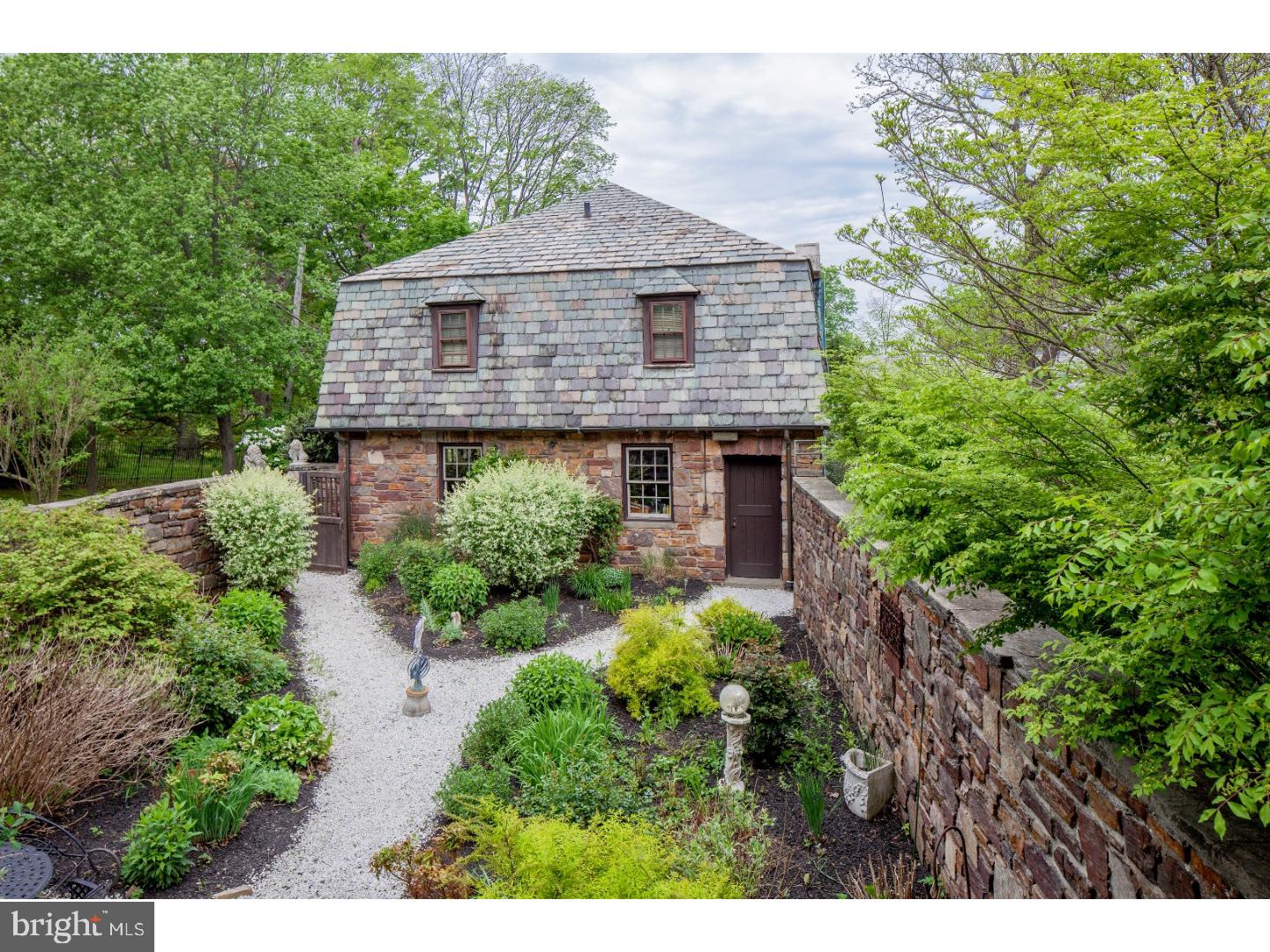 CHESTNUT HILL - Residential