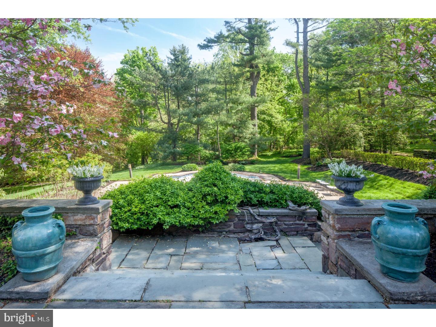 CHESTNUT HILL - Residential