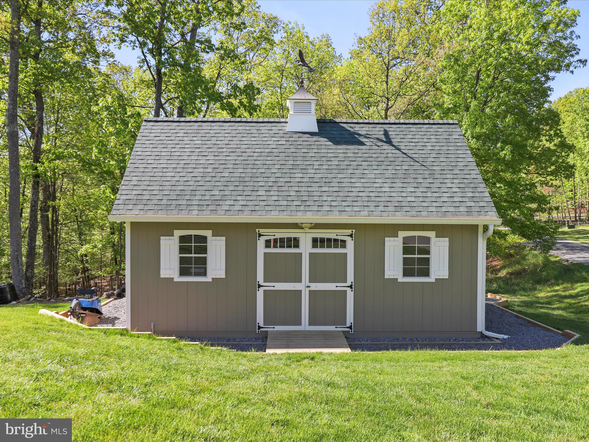 11 SPEARPOINT LANE