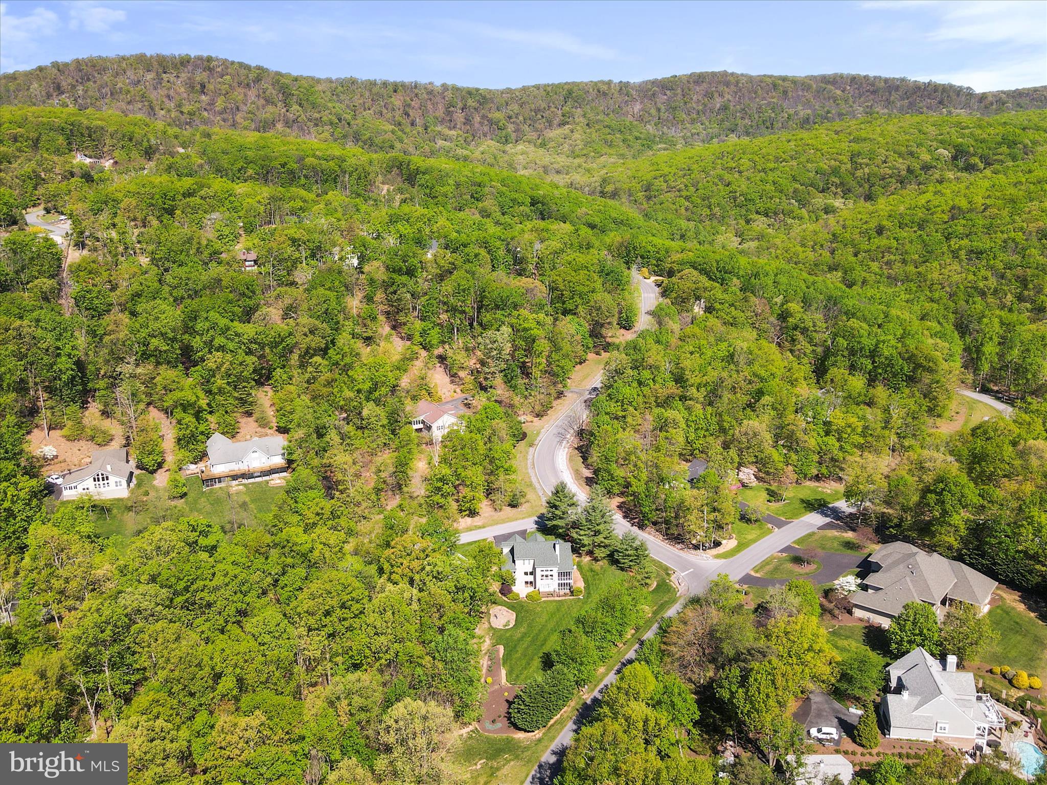 THE WOODS - Residential