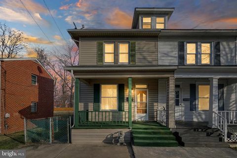 Tiny photo for 619 Dallas Street, YORK, PA 17403 (MLS # PAYK2095962)
