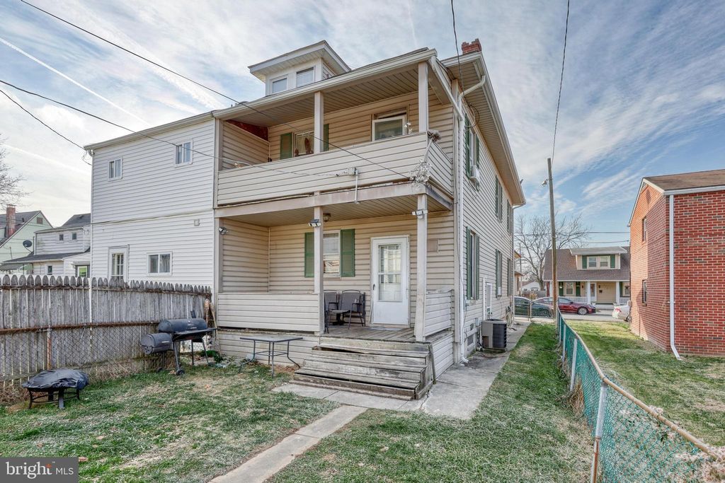 Photo of 619 Dallas Street, YORK, PA 17403 (MLS # PAYK2095962)