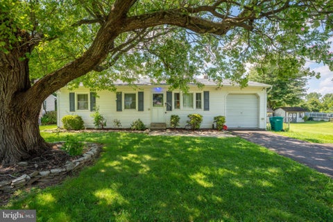 Homes For Sale - 320 Hulme Avenue<br/> Bucks County, LANGHORNE, PA 19047