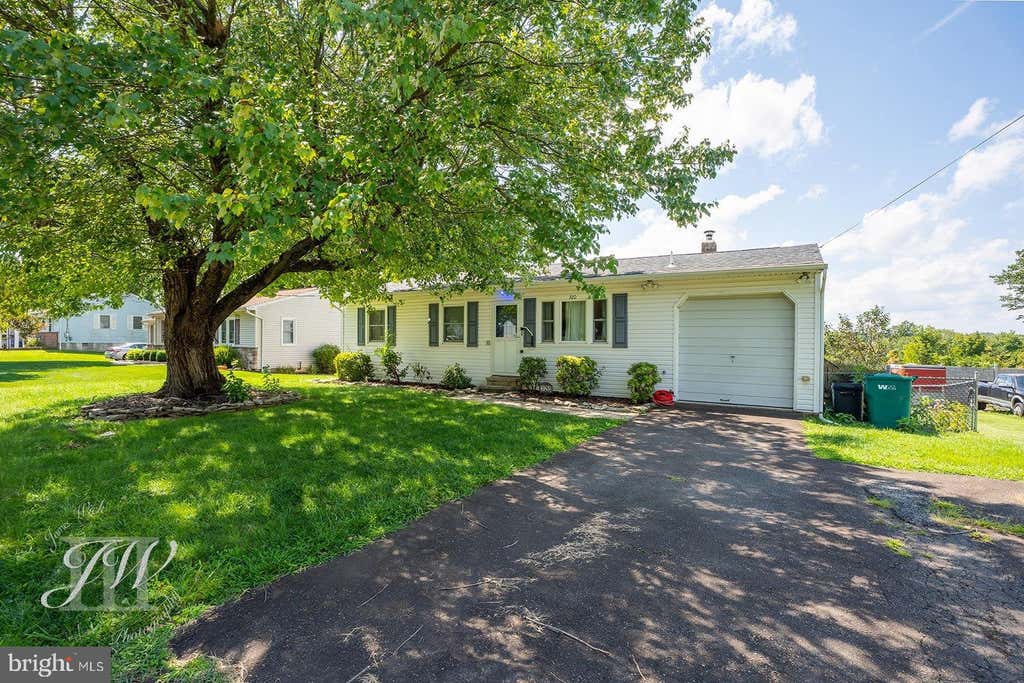 Photo of 320 Hulme Avenue, LANGHORNE, PA 19047 (MLS # PABU2129544)