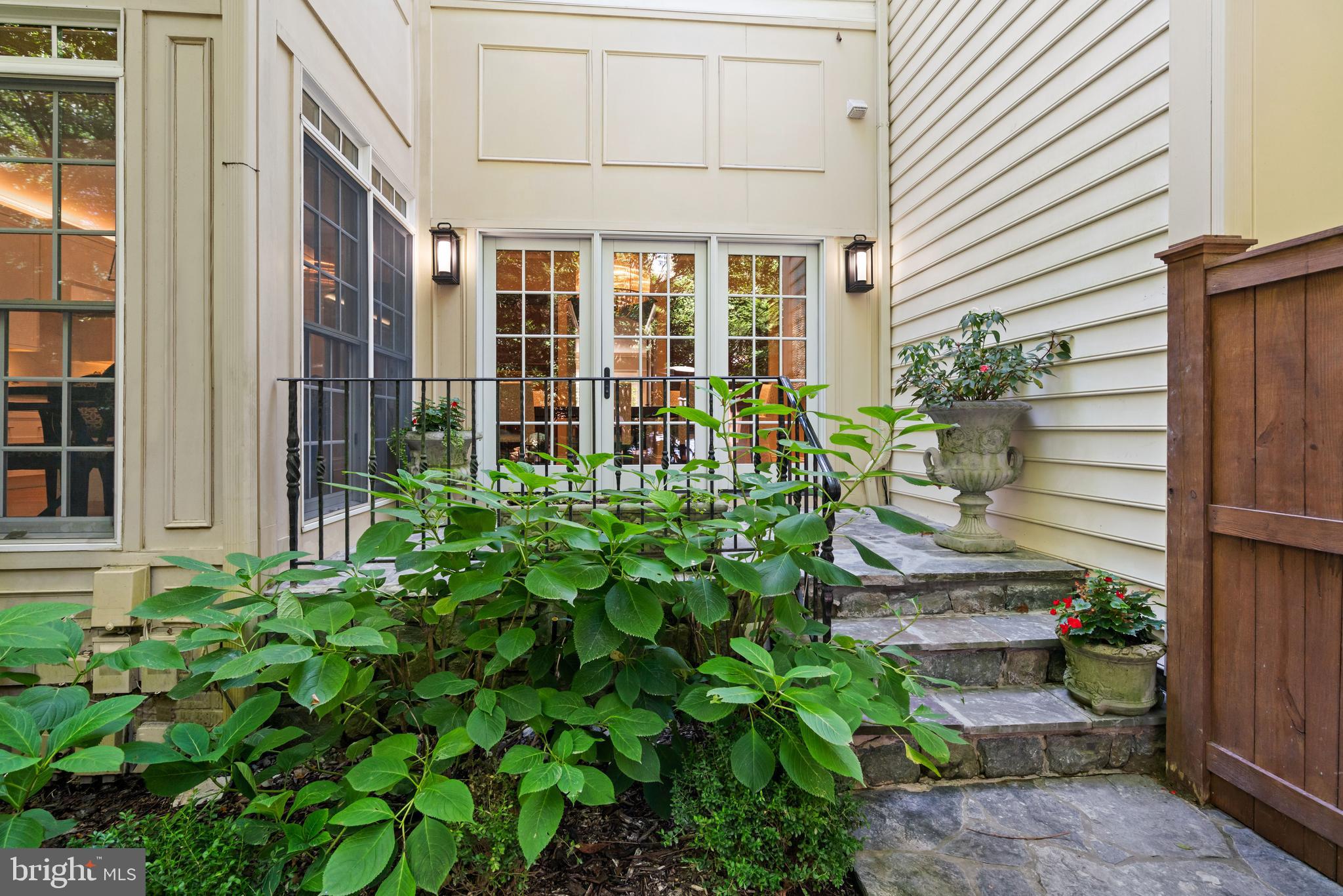 LOCUST RIDGE - Residential