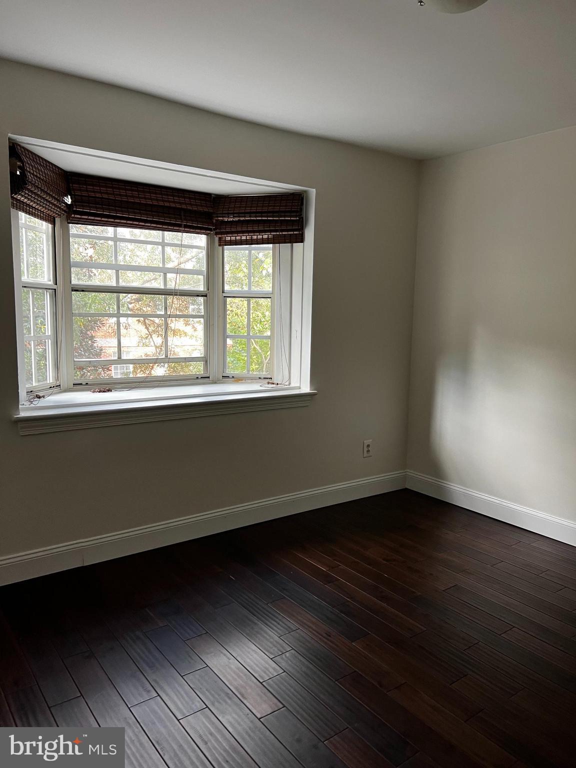 PALISADE GARDENS - Residential Lease