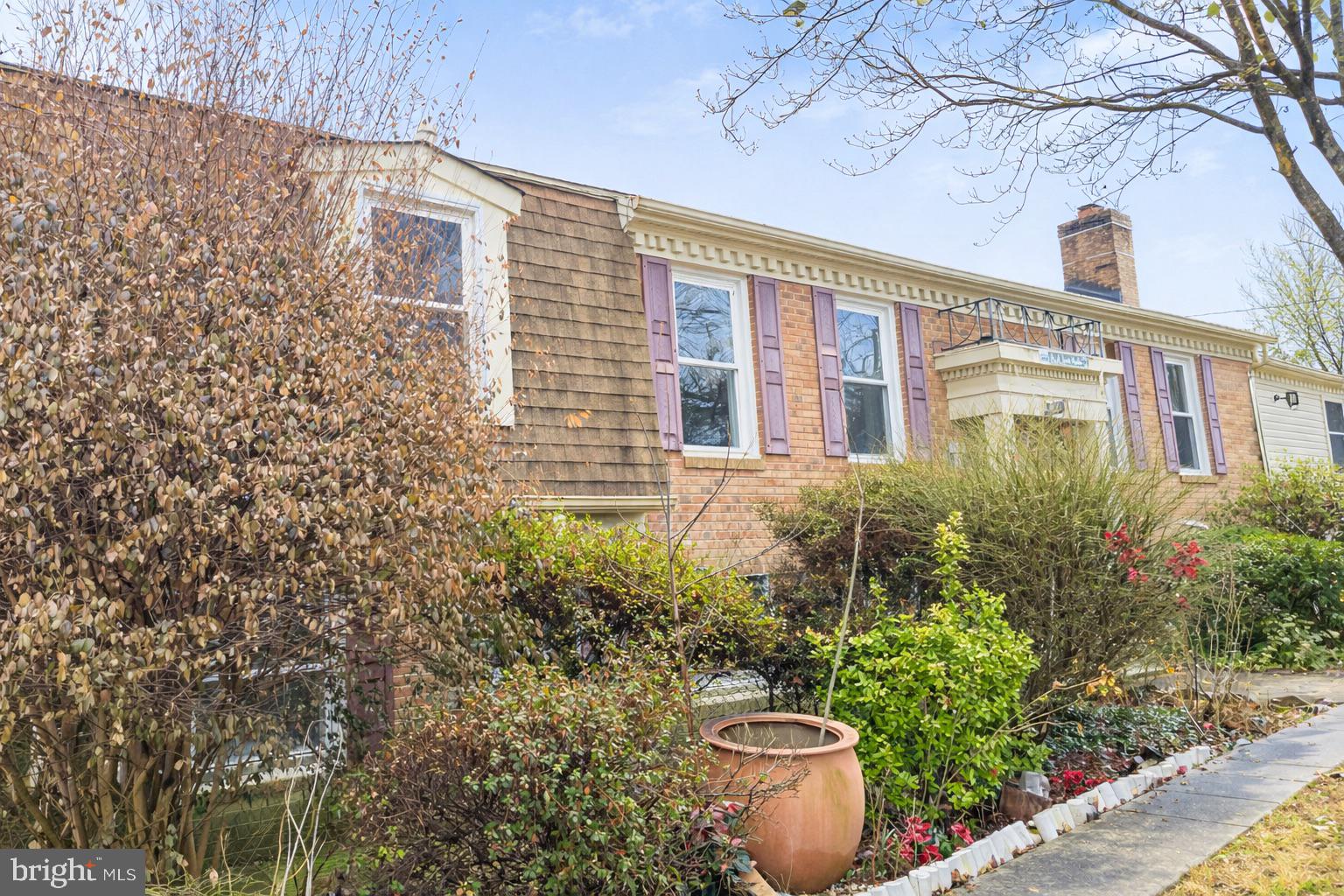 WESTCHESTER MANOR - Residential