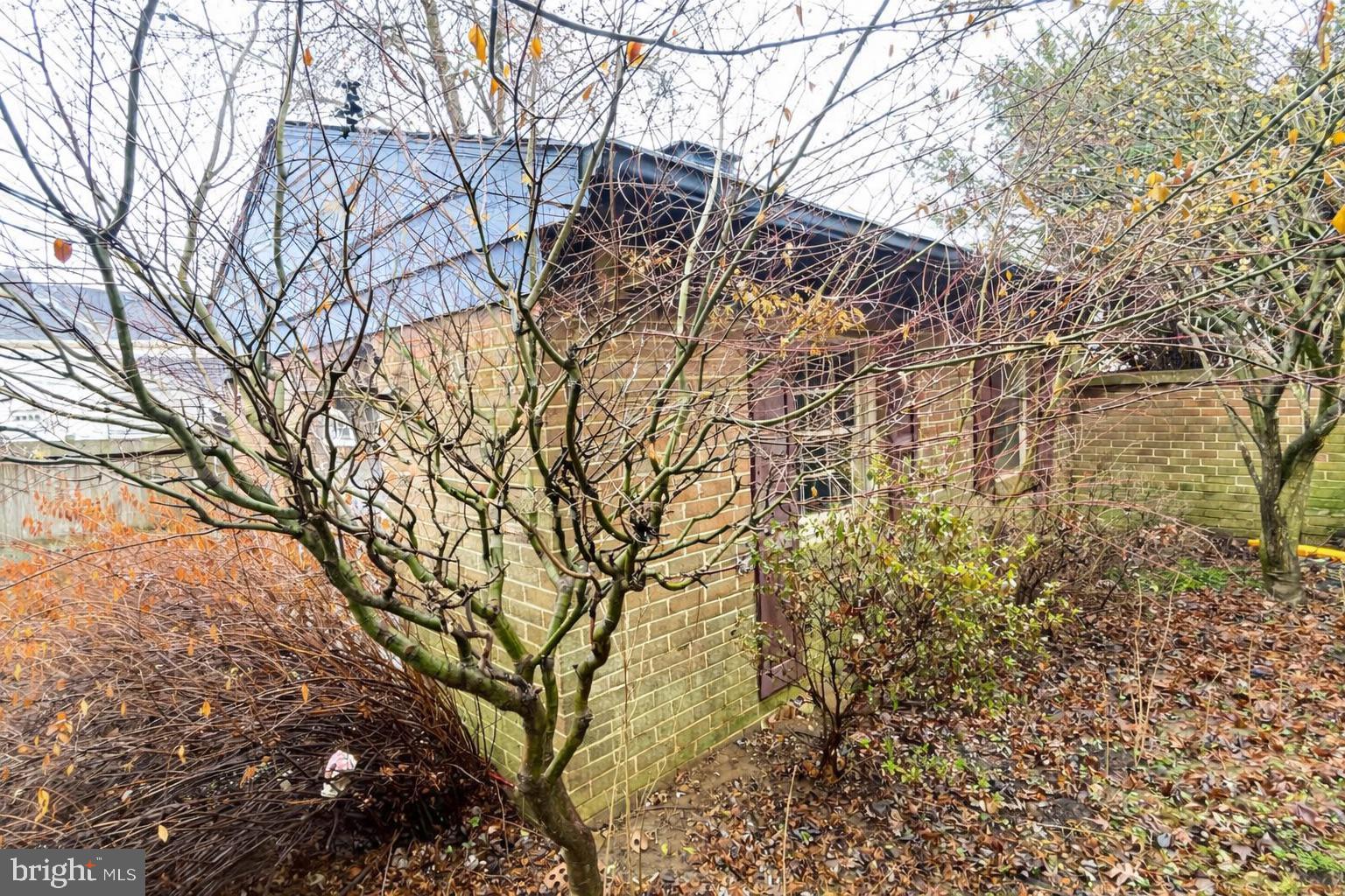 WESTCHESTER MANOR - Residential