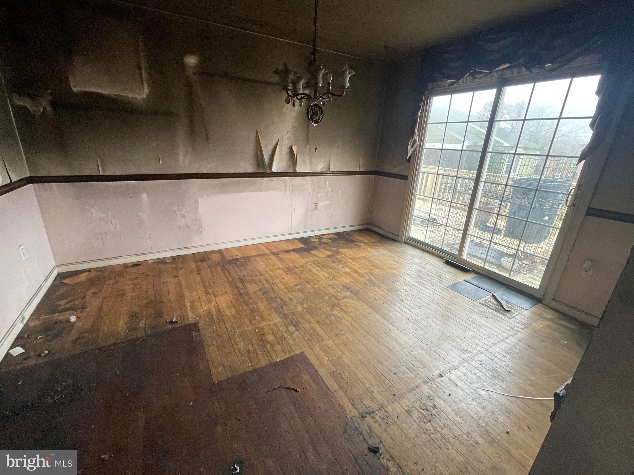 WESTCHESTER MANOR - Residential