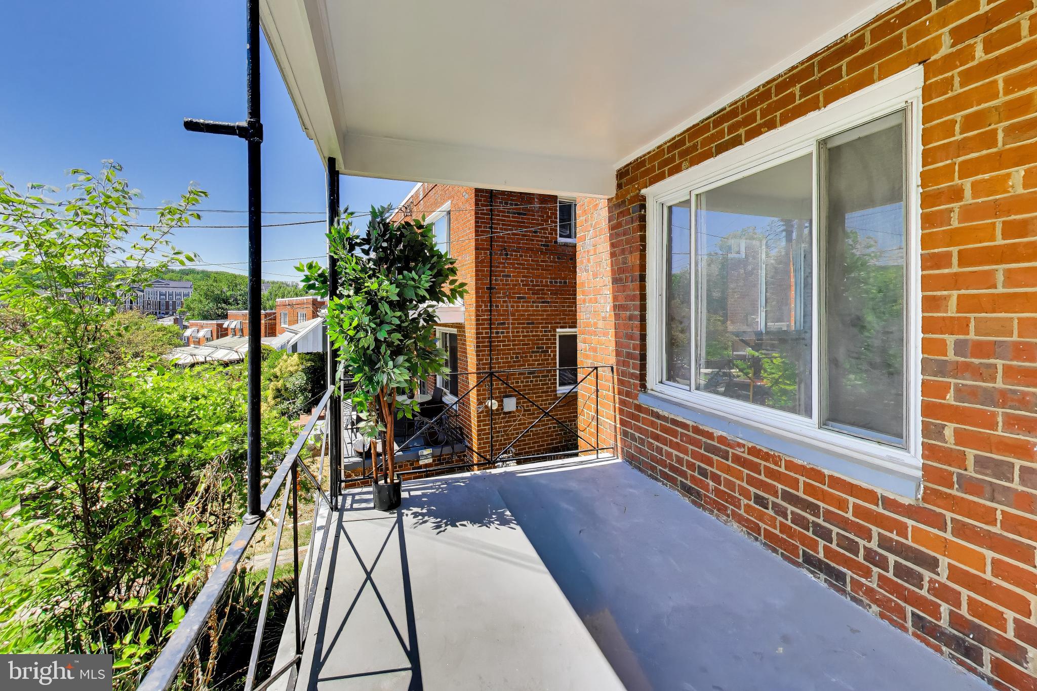 530 INGRAHAM STREET NE