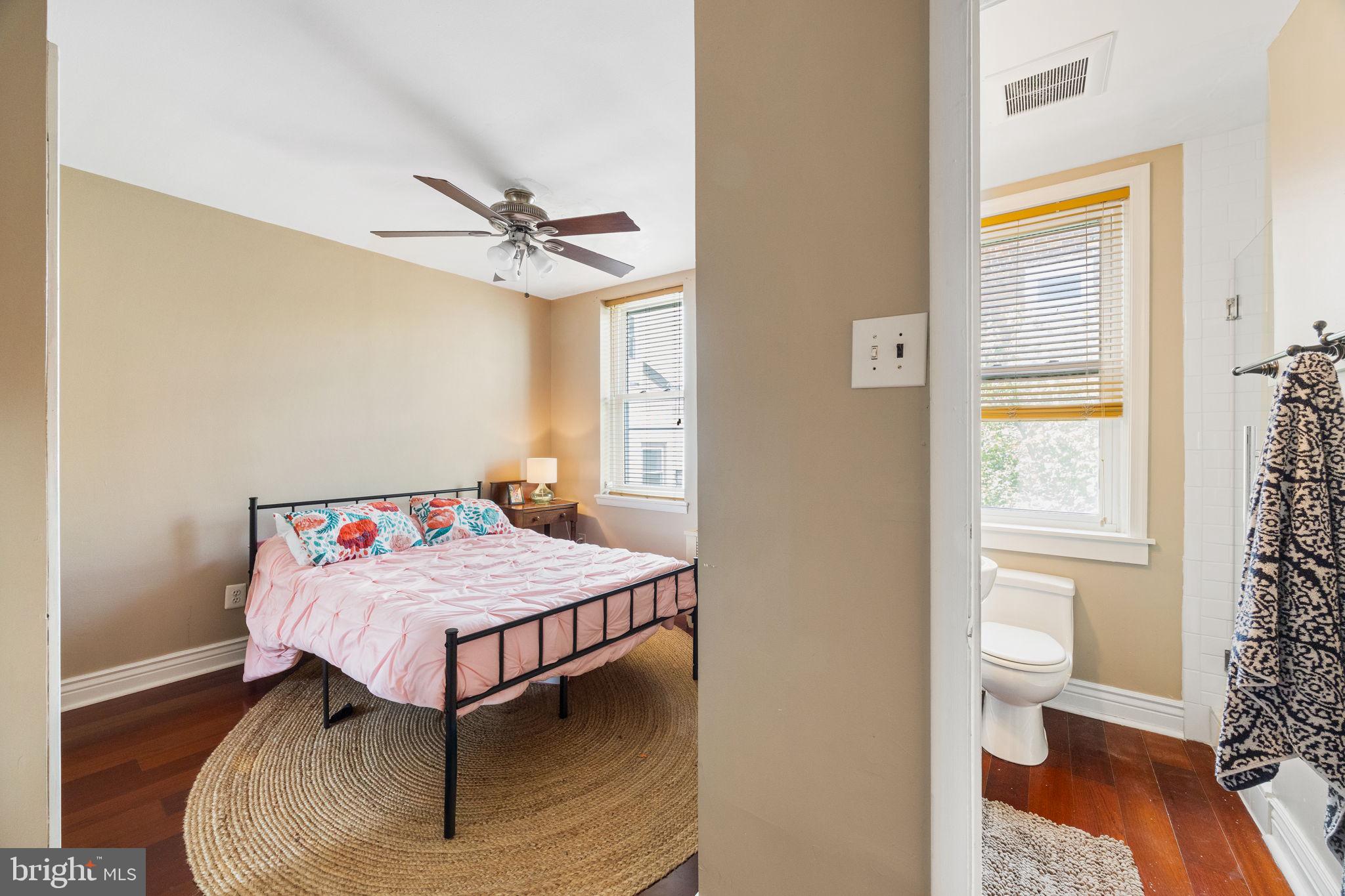 QUEEN VILLAGE - Residential Income