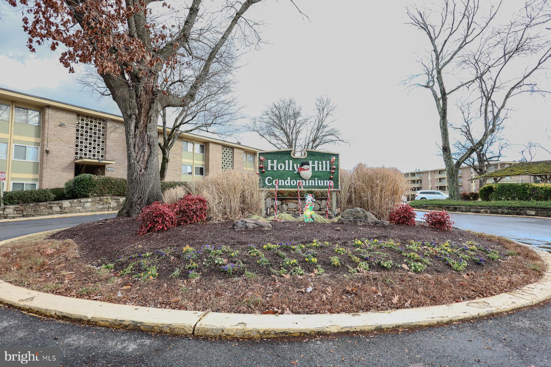 HOLLY HILL CONDOMINIUMS - Residential