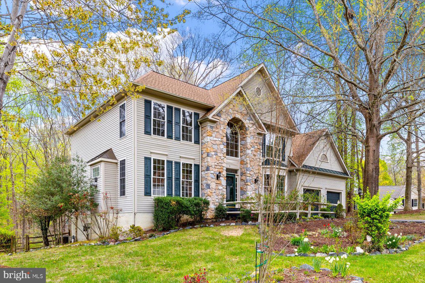 3 BRIDGECREEK COURT