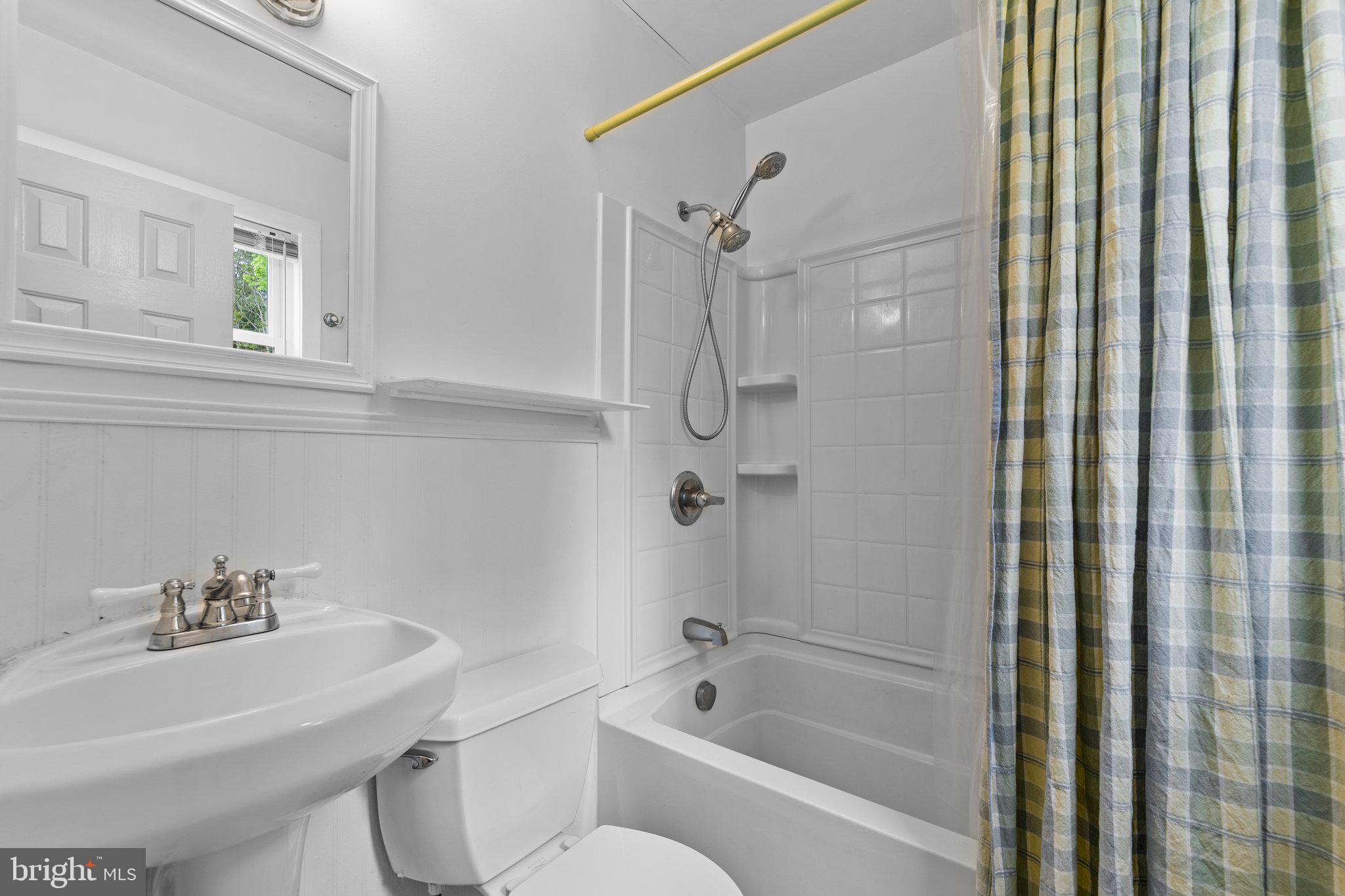 BLUE RIDGE SHORES - Residential