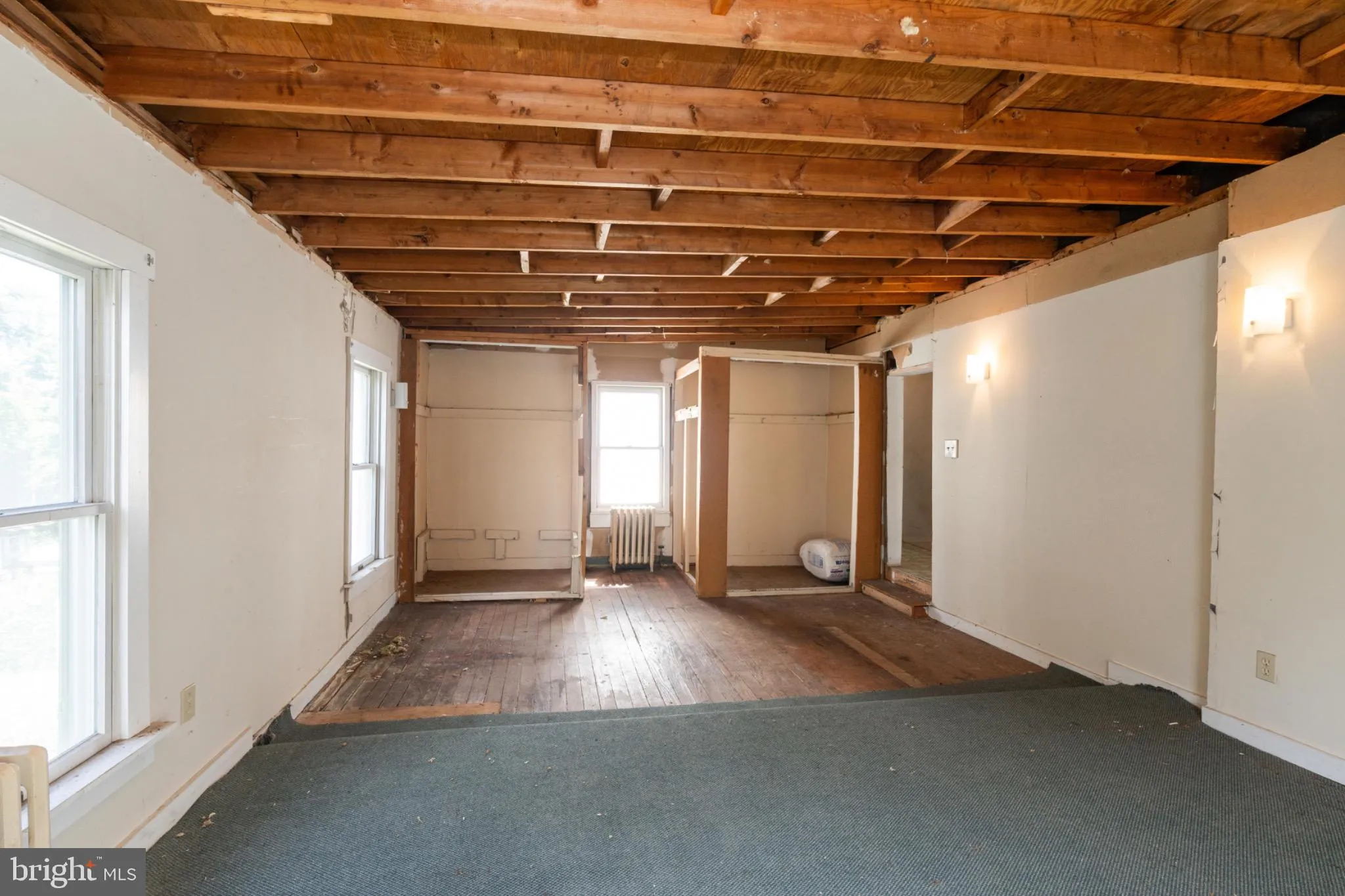 Princeton, New Jersey 08542, United States, 3 Bedrooms Bedrooms, ,1 BathroomBathrooms,Residential,Contingent,198106