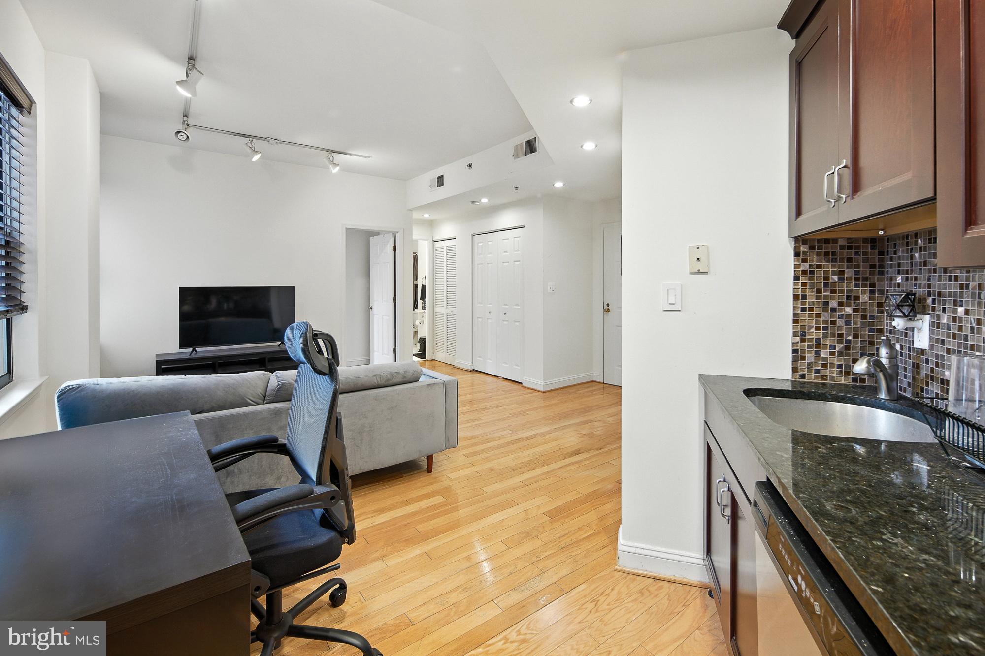 1621 T STREET NW 207
