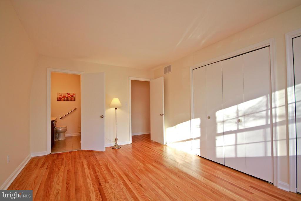 KENSINGTON - Residential