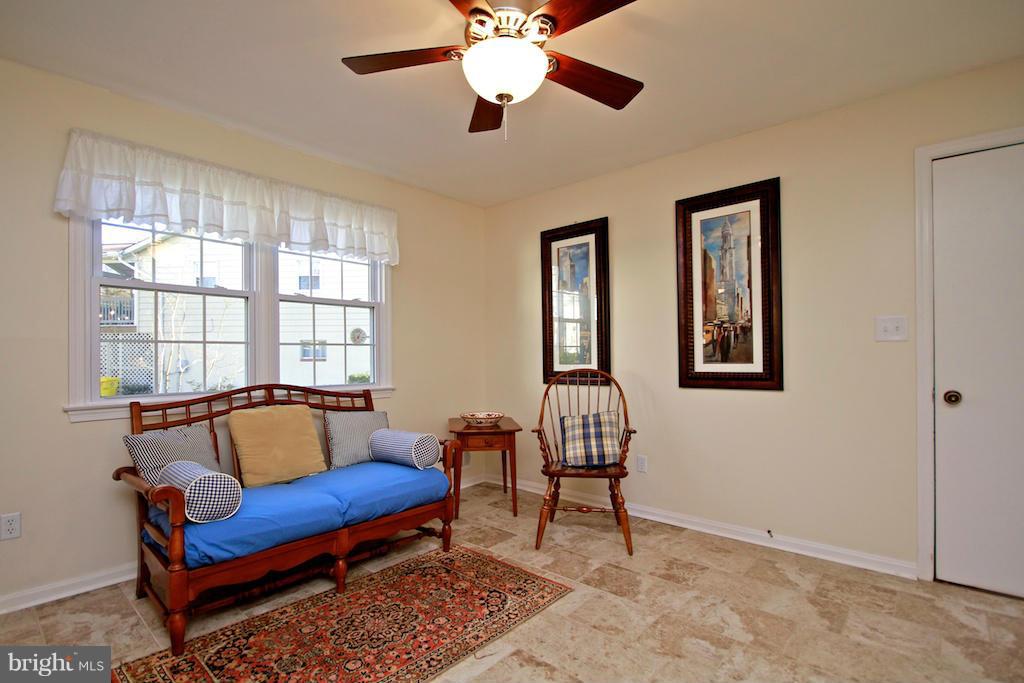 KENSINGTON - Residential