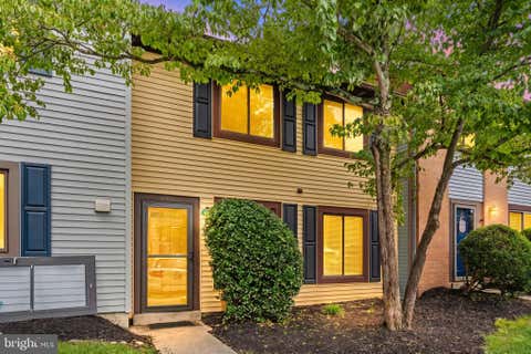 Photo of 2555 Fox Ridge Court, WOODBRIDGE, VA 22192 (MLS # VAPW2126728)