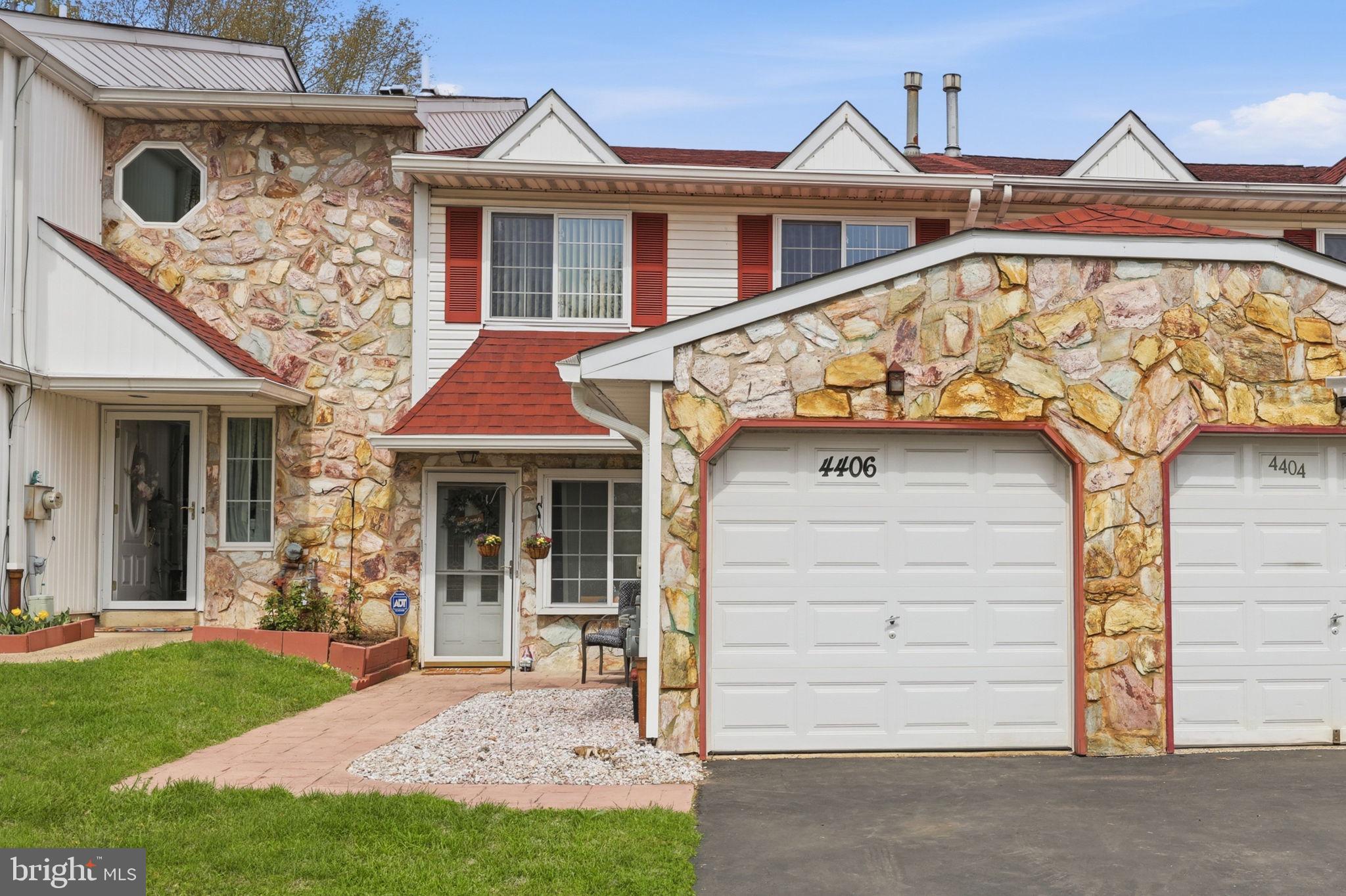 4406 ERNIE DAVIS CIRCLE